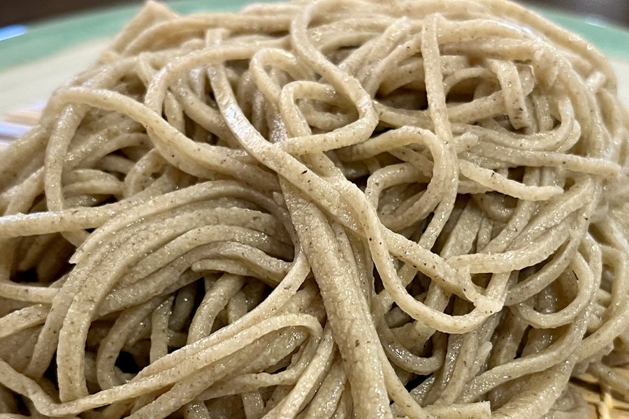 打ち立ての十割蕎麦
